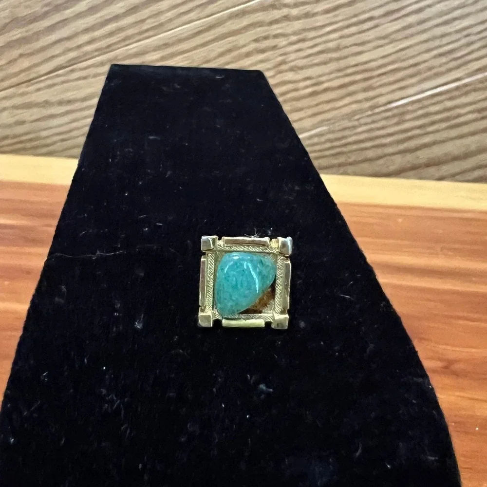 Vintage Brutalist Gold Tone Green Stone Tie Tack Lapel Pin Mid‎ Century Modern